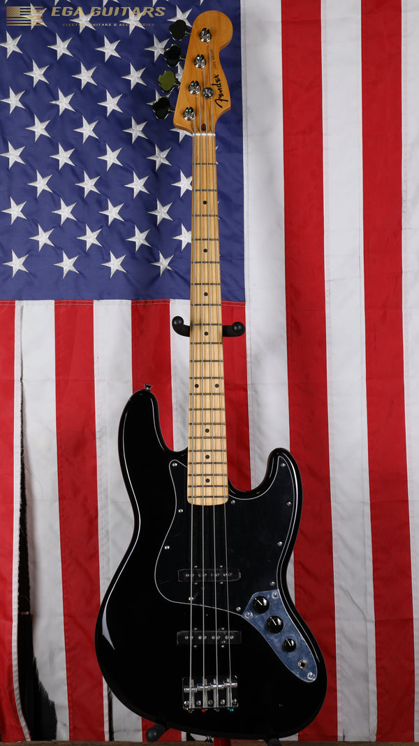 Fender Standard Jazz Bass - Black