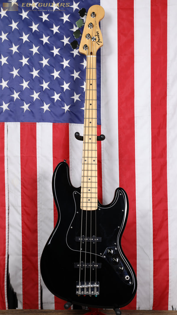 Fender Standard Jazz Bass - Black