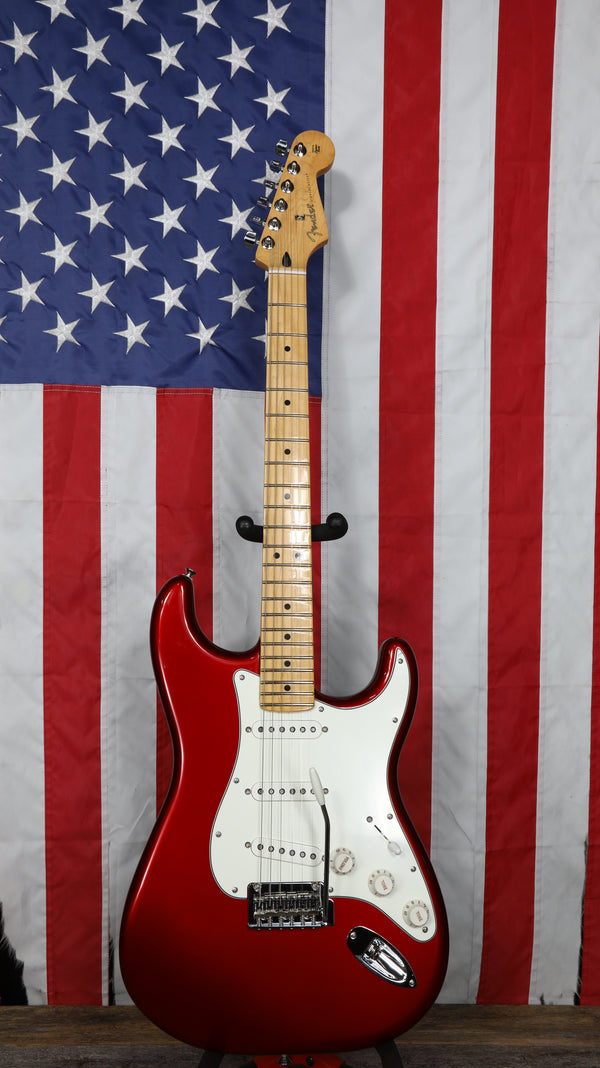 Fender Player Stratocaster with Maple Fretboard - Candy Apple Red
