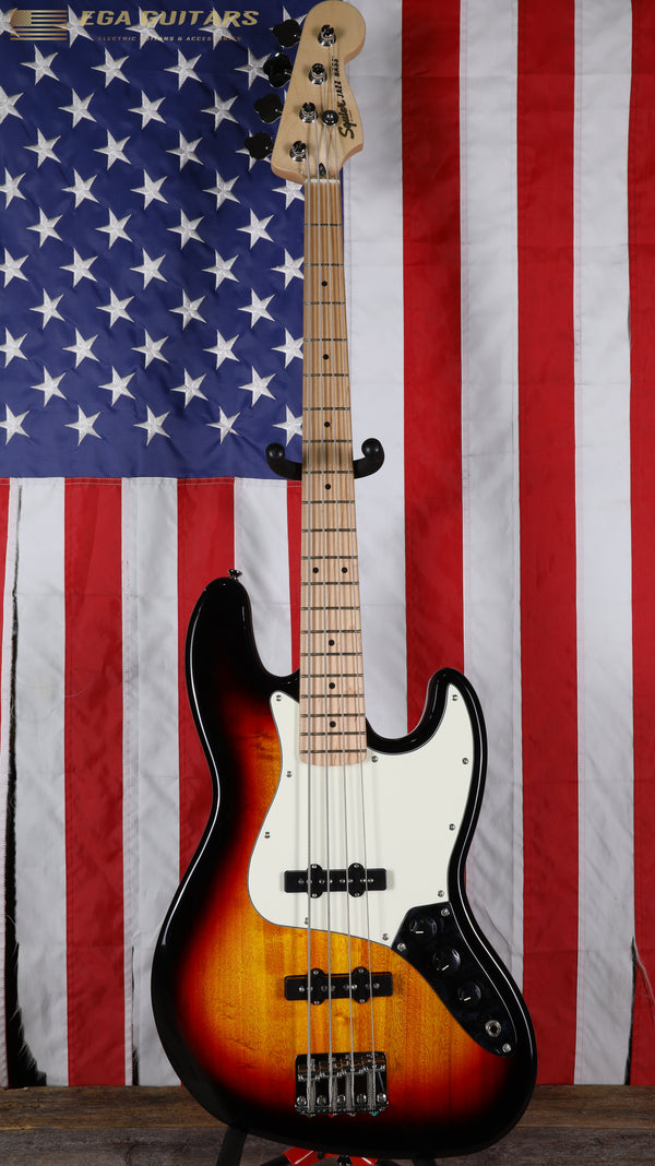 Squier Affinity Jazz Bass with Maple Fretboard - 3-Color Sunburst
