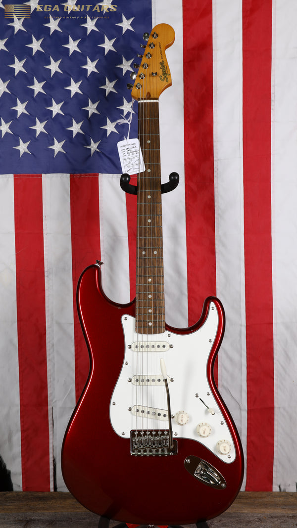 Squier Classic Vibe '60s Stratocaster with Laurel Fretboard - Candy Apple Red