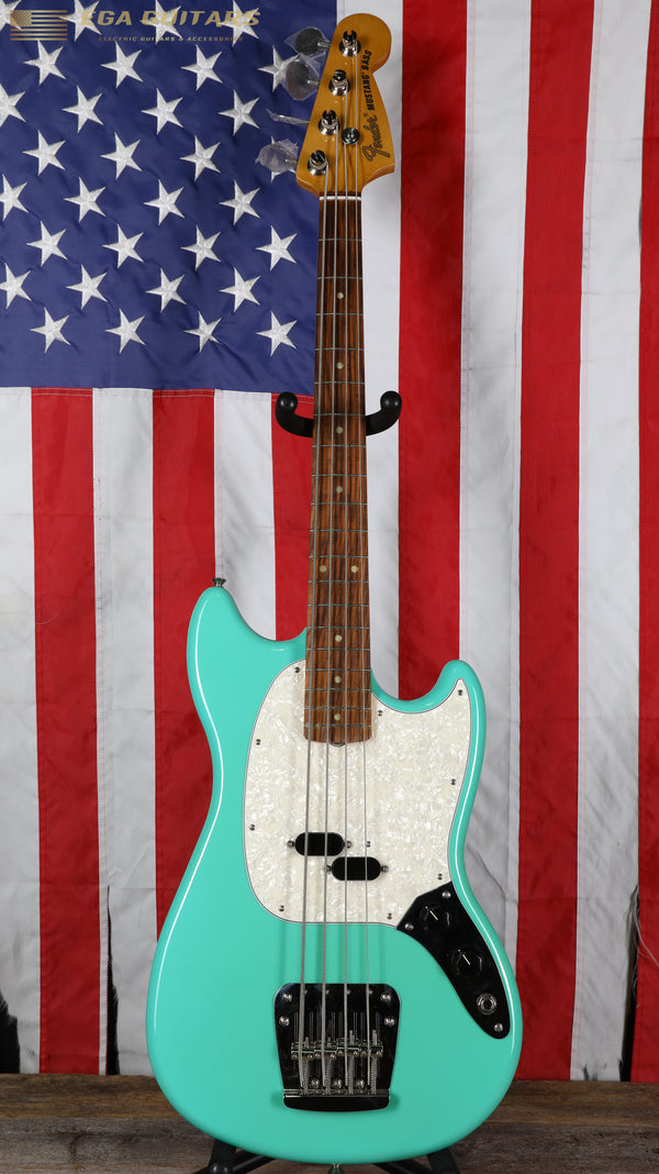 Fender Vintera '60s Mustang with Pau Ferro Fretboard - Seafoam Green
