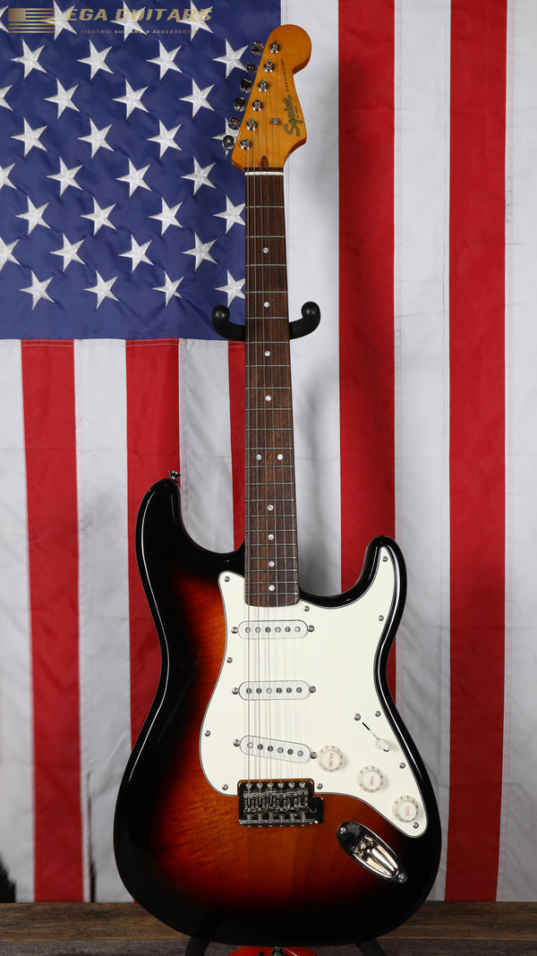 Squier Classic Vibe '60s Stratocaster with Laurel Fretboard - 3-Color Sunburst