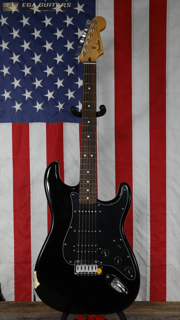 Fender Standard Stratocaster HSS  - Black