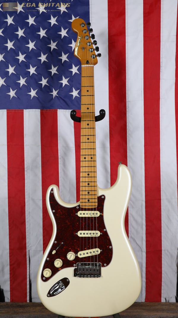 Fender Player Plus Stratocaster with Maple Fretboard - Olympic Pearl