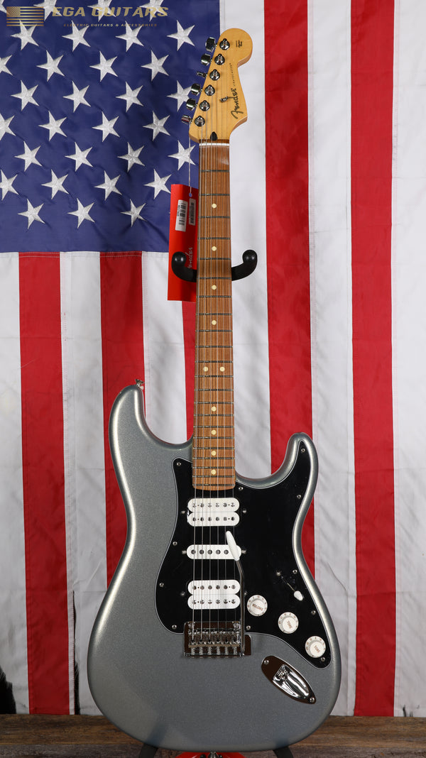 Fender Player Stratocaster HSH with Pau Ferro Fretboard - Silver