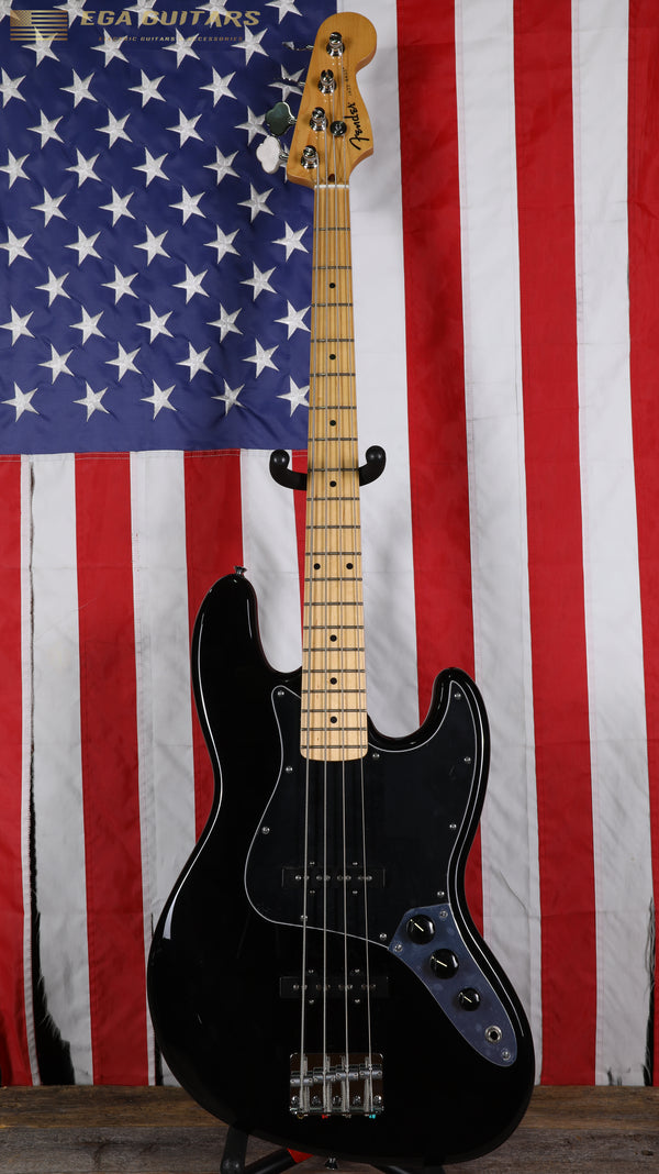 Fender Standard Jazz Bass - Black